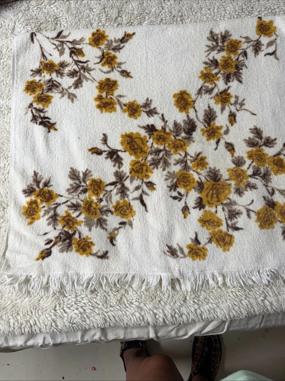 Martex Vtg All Cotton White yellow green Fringed Bath Towel made USA